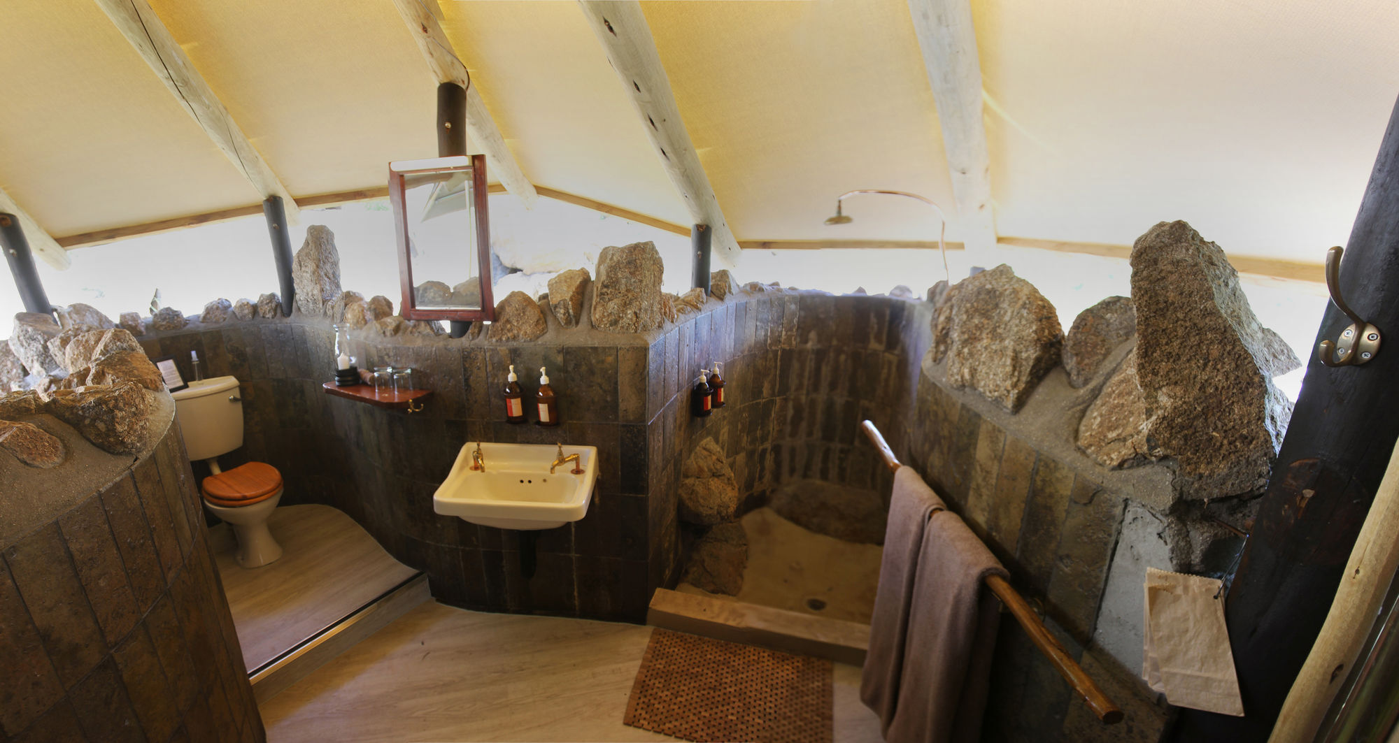 Erongo Wilderness Lodge Омаруру Екстер'єр фото